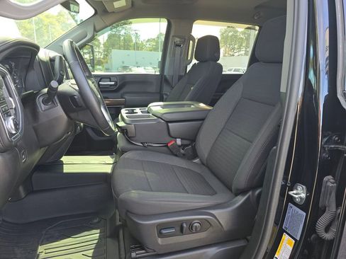 Used 2023 GMC Sierra 2500 SLE w/ SLE Value Package; image 9