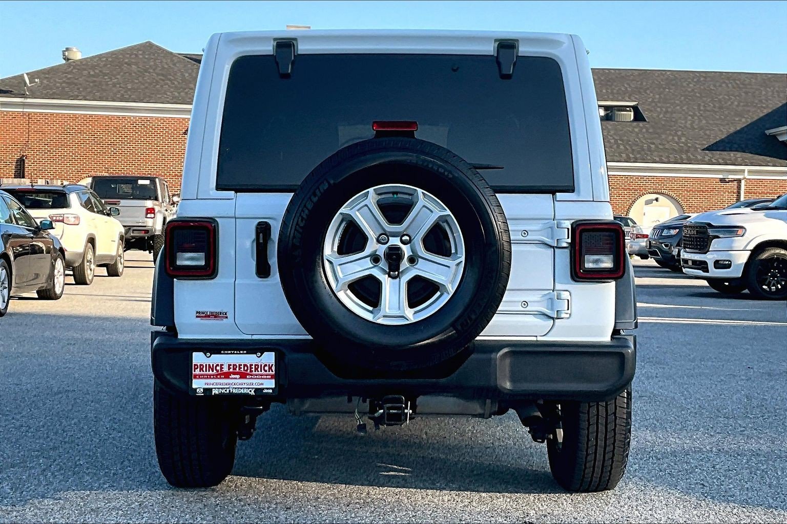 Used 2020 Jeep Wrangler Unlimited Sport S w/ Sun And Sound Package AWD/4WD image 4