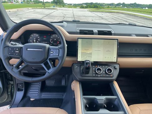 New 2026 Land Rover Defender 110 X-Dynamic SE AWD/4WD image 13