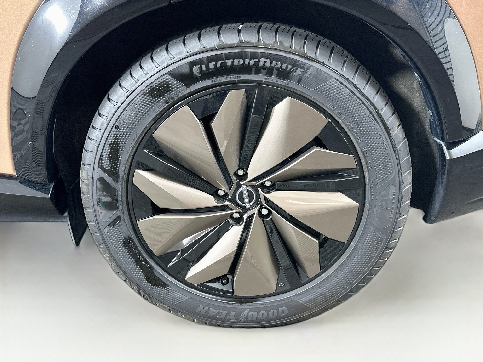 Used 2023 Nissan Ariya FWD image 11