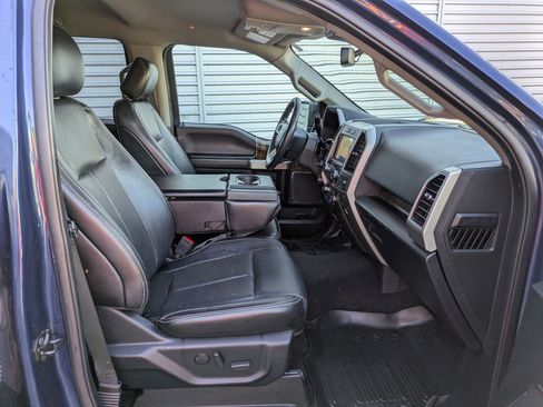 Used 2019 Ford F150 Lariat w/ Max Trailer Tow Package image 33