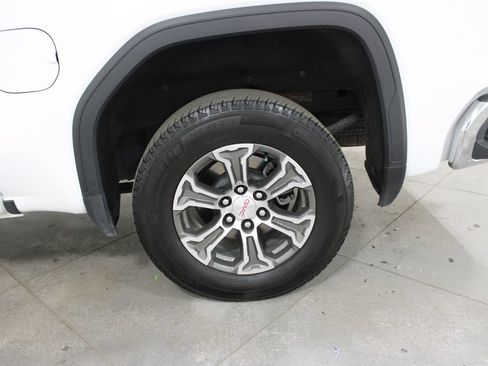 Used 2025 GMC Sierra 1500 SLT AWD/4WD image 40