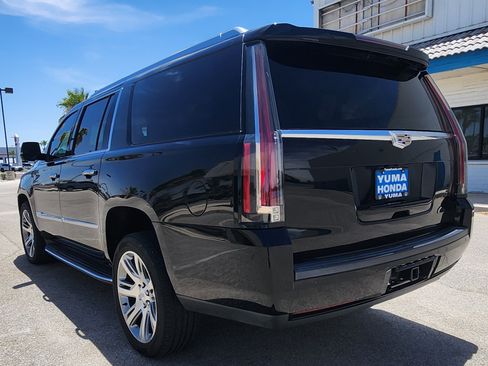 Used 2016 Cadillac Escalade ESV Luxury AWD/4WD image 7