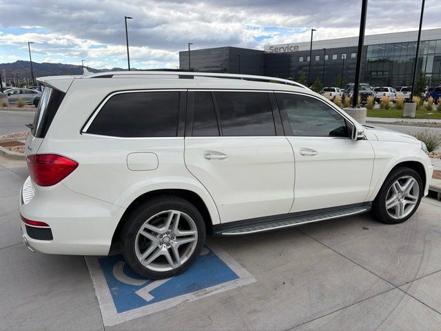Used 2013 Mercedes-Benz GL 550 4MATIC image 3