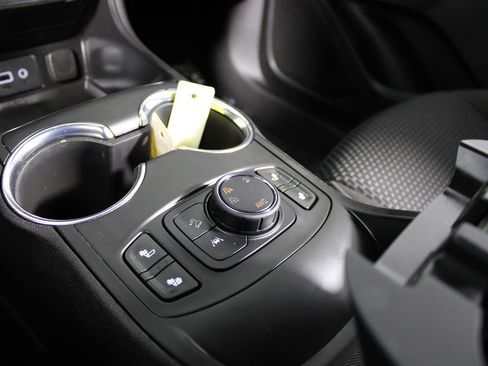 Used 2023 GMC Terrain SLE w/ Driver Convenience Package image 13