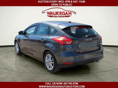 Used 2016 Ford Focus SE w/ SE Cold Weather Package image 4