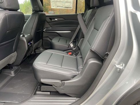 New 2026 Chevrolet Traverse LT w/ Midnight/Sport Edition image 9