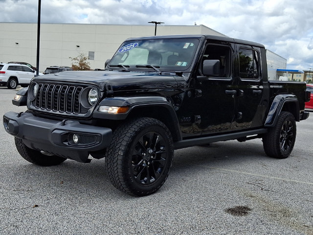 Used 2025 Jeep Gladiator Sport AWD/4WD image 6