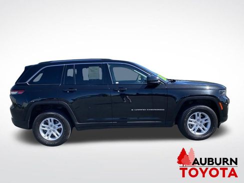 Used 2023 Jeep Grand Cherokee Laredo w/ Luxury Tech Group I AWD/4WD image 8