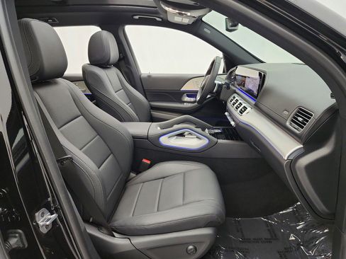 Used 2025 Mercedes-Benz GLS 450 4MATIC image 20