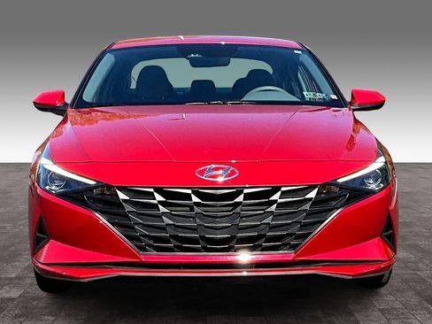 Used 2023 Hyundai Elantra SEL image 2