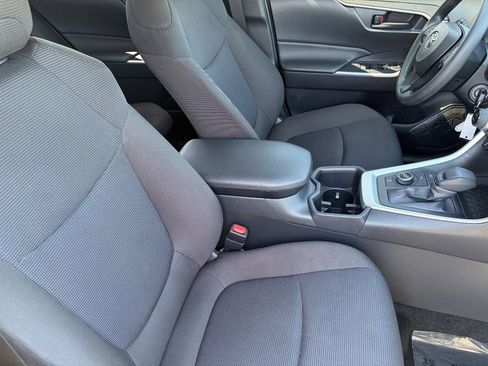 Used 2025 Toyota RAV4 LE AWD/4WD image 11