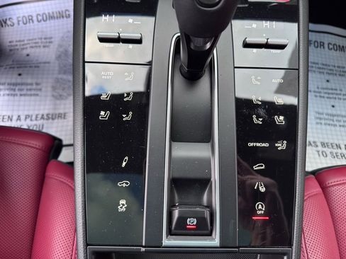 Used 2022 Porsche Macan S image 31