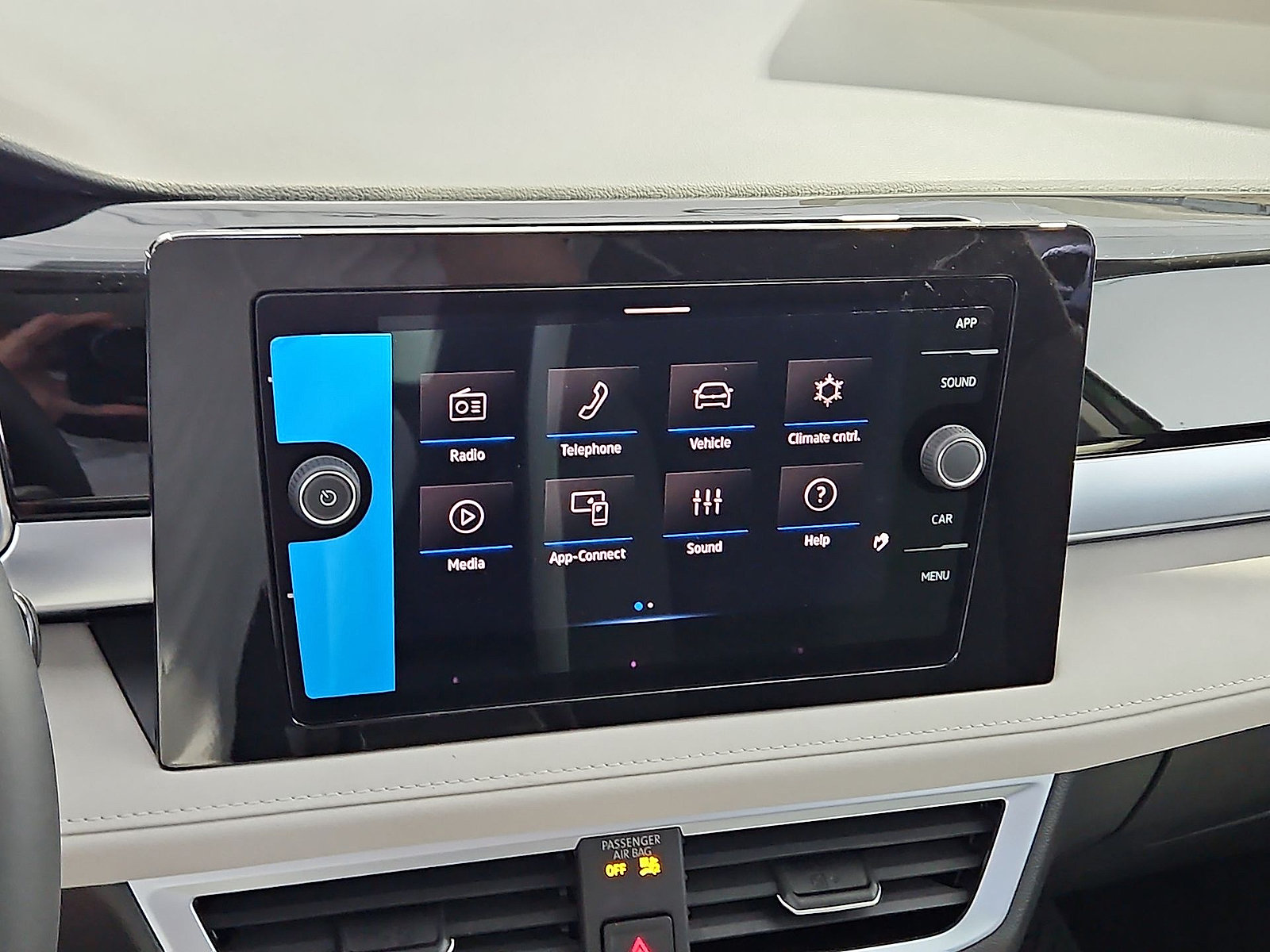 New 2027 Volkswagen Taos SE FWD image 19