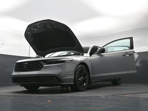 Certified 2025 Honda Accord SE image 35