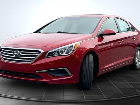 Used 2017 Hyundai Sonata SE FWD image 4