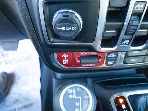 Certified 2025 Jeep Wrangler Unlimited Rubicon image 20