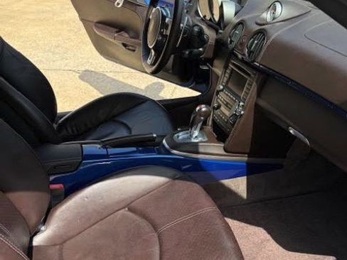 Used 2011 Porsche Boxster Spyder RWD image 3