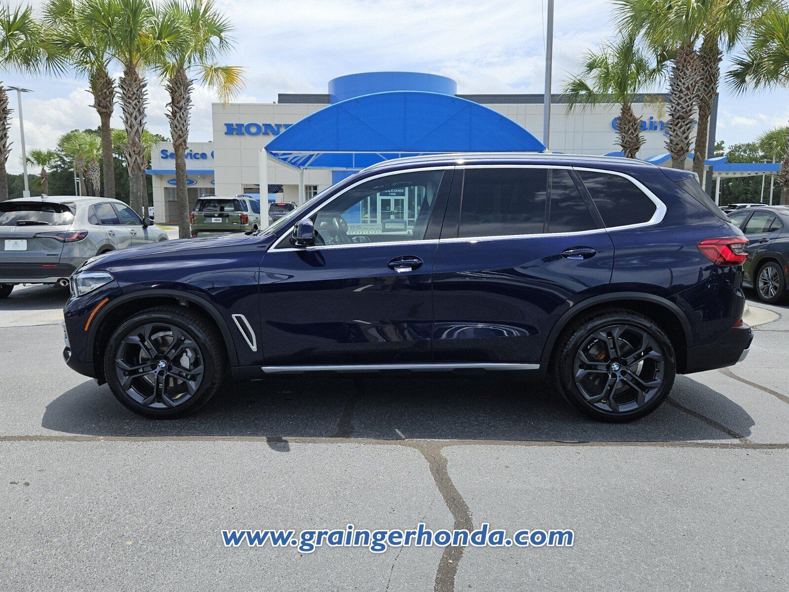 Used 2019 BMW X5 xDrive40i w/ Convenience Package AWD/4WD image 2