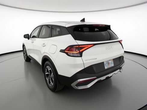 Used 2025 Kia Sportage LX image 6