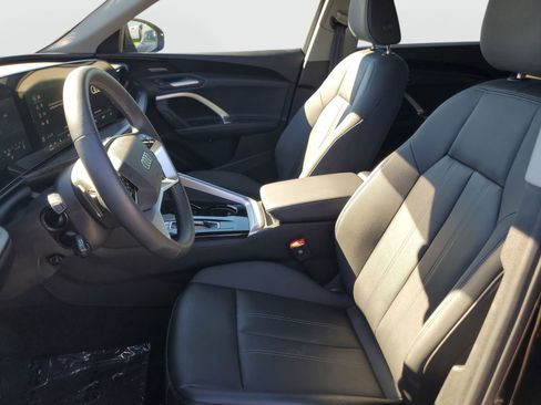 Used 2025 Audi Q5 Premium Plus w/ Premium Plus image 18