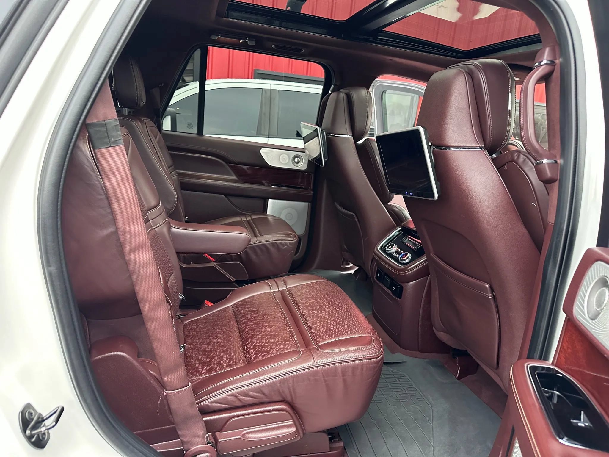 Used 2020 Lincoln Navigator Black Label AWD/4WD image 13
