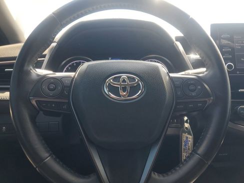 Used 2023 Toyota Camry SE image 19