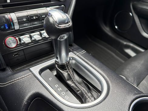 Used 2019 Ford Mustang GT Premium w/ GT Performance Package RWD image 22