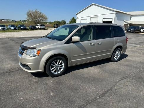 Used 2015 Dodge Grand Caravan SXT FWD image 1