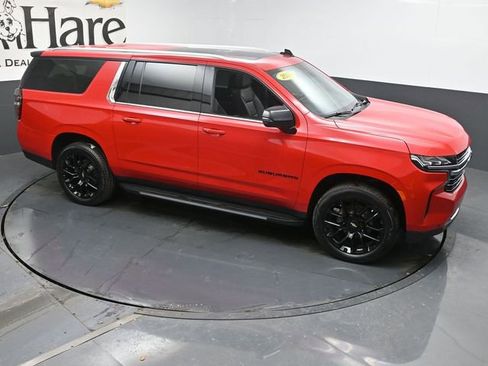 Used 2022 Chevrolet Suburban LT w/ LT Signature Plus Package image 40