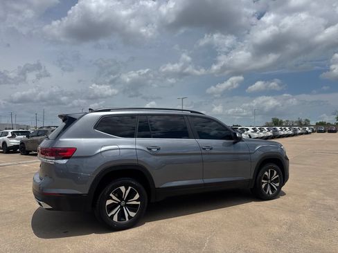 Used 2024 Volkswagen Atlas SE FWD image 23