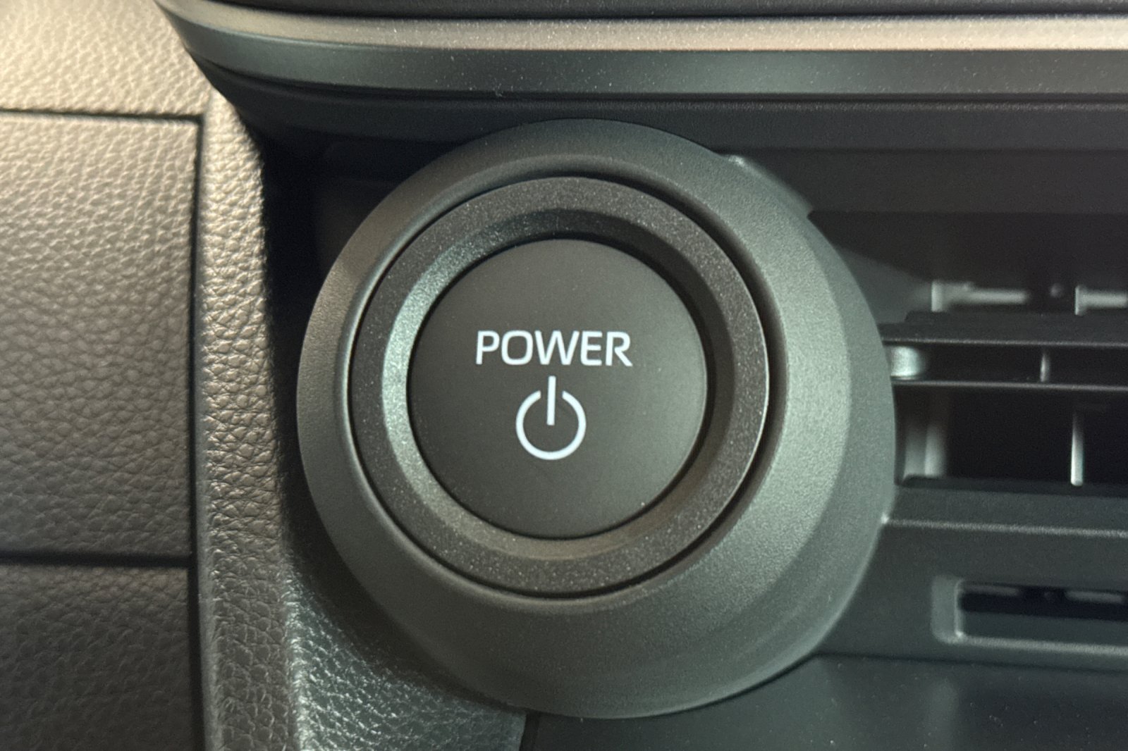 New 2027 Toyota Prius LE FWD image 26