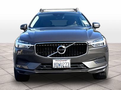 Used 2018 Volvo XC60 T5 Momentum w/ Convenience Package
