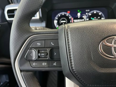 Used 2026 Toyota 4Runner Limited AWD/4WD image 7