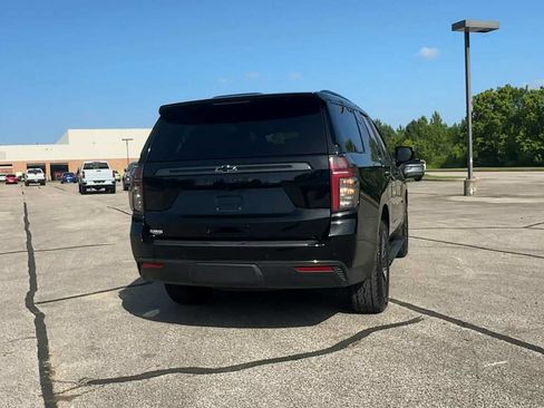 Used 2022 Chevrolet Tahoe Z71 w/ Luxury Package AWD/4WD image 7