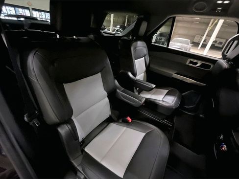 Certified 2022 Ford Explorer XLT w/ Equipment Group 202A image 25