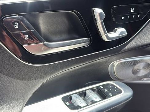 Certified 2025 Mercedes-Benz GLC 300 4MATIC image 22
