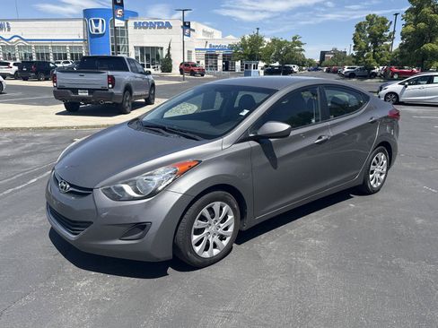 Used 2013 Hyundai Elantra GLS FWD image 2