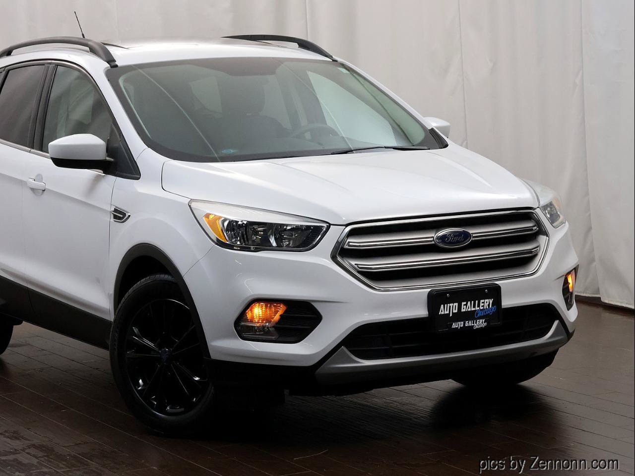 Used 2018 Ford Escape SE w/ SE Sync 3 Package FWD image 1