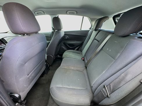 Used 2020 Chevrolet Trax LS FWD image 15