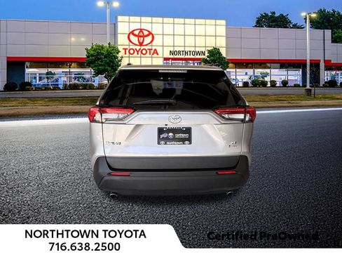 Used 2025 Toyota RAV4 LE AWD/4WD image 27