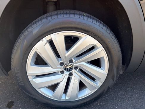 Used 2021 Volkswagen Atlas Cross Sport SE w/ V6 Towing Package FWD image 6
