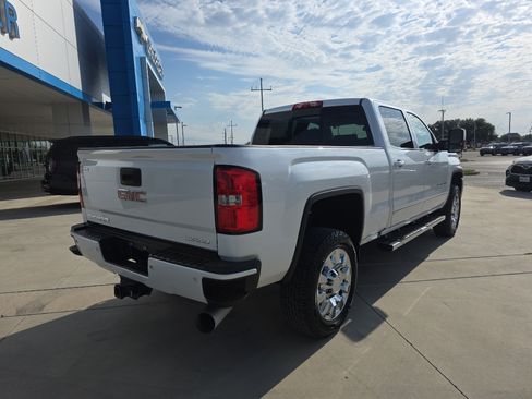 Used 2019 GMC Sierra 2500 Denali w/ Duramax Plus Package AWD/4WD image 20