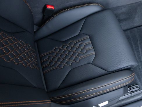 Used 2026 Lamborghini Urus SE AWD/4WD image 47