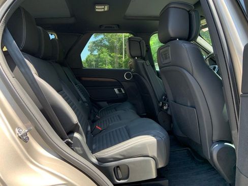 Certified 2024 Land Rover Discovery Dynamic SE image 16