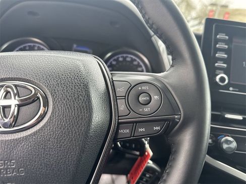 Used 2024 Toyota Camry SE image 18