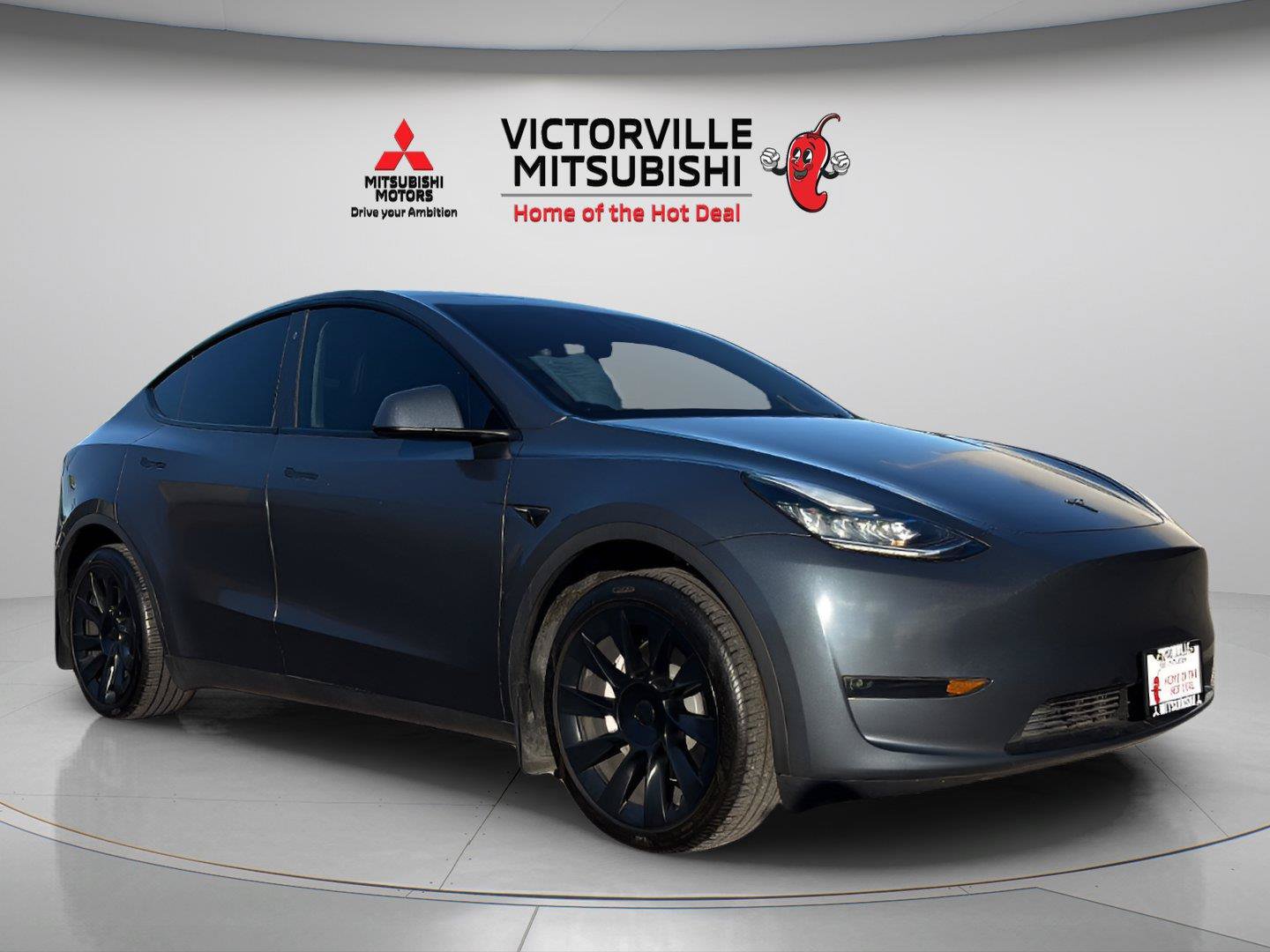 Used 2023 Tesla Model Y Long Range AWD/4WD image 1