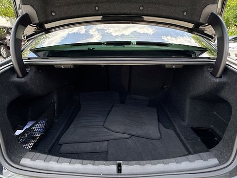 Certified 2025 BMW 330i Sedan RWD image 27