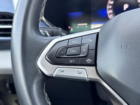 Used 2022 Volkswagen Taos SE image 10