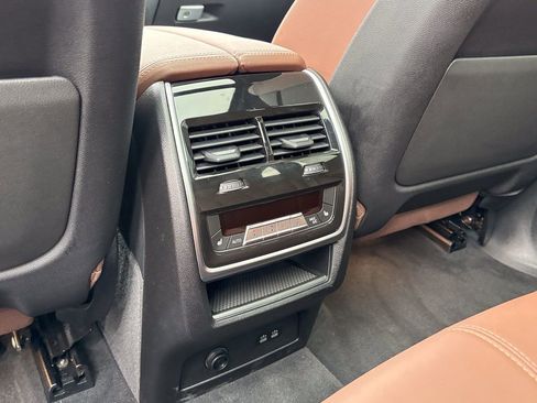 Used 2025 BMW X5 M60i AWD/4WD image 54
